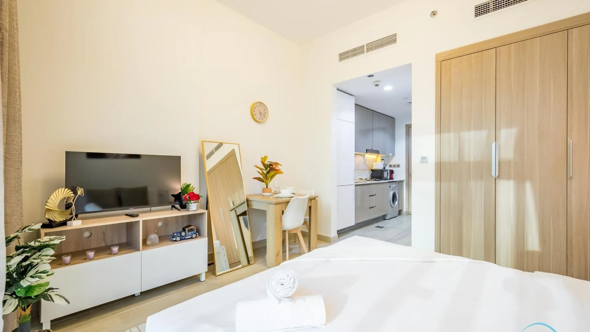 Near Top Attractions Studio With Modern Lifestyle In Azizi Riviera 8, Al Merkadh By Deluxe Holiday Homes Dubai Apartment