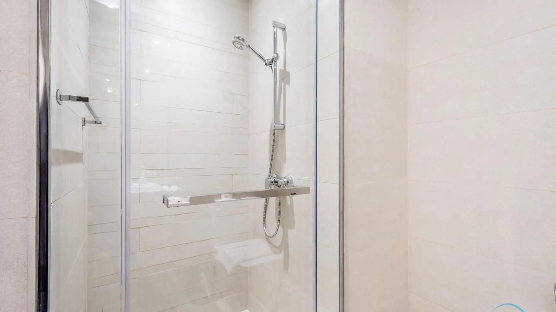 Near Top Attractions Studio With Modern Lifestyle In Azizi Riviera 8, Al Merkadh By Deluxe Holiday Homes Dubai