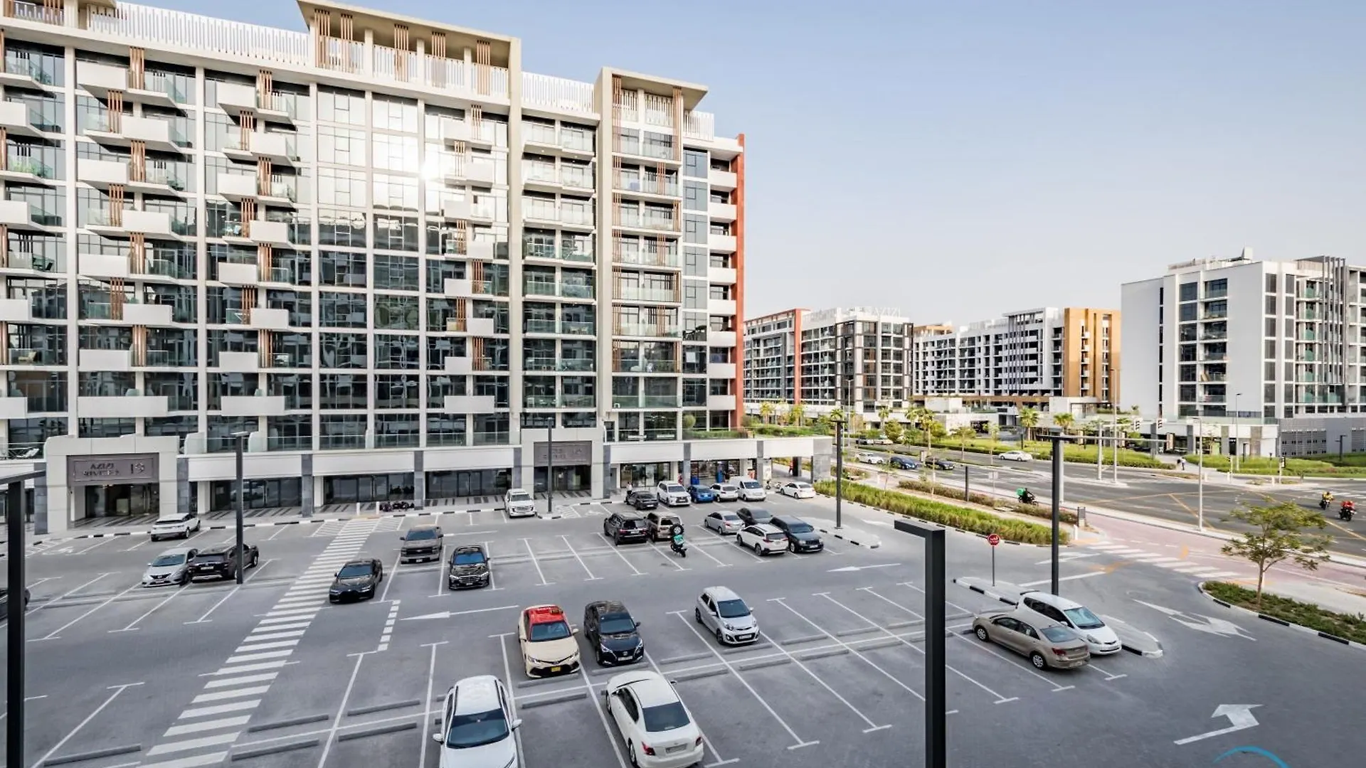 Apartment Near Top Attractions Studio With Modern Lifestyle In Azizi Riviera 8, Al Merkadh By Deluxe Holiday Homes Dubai