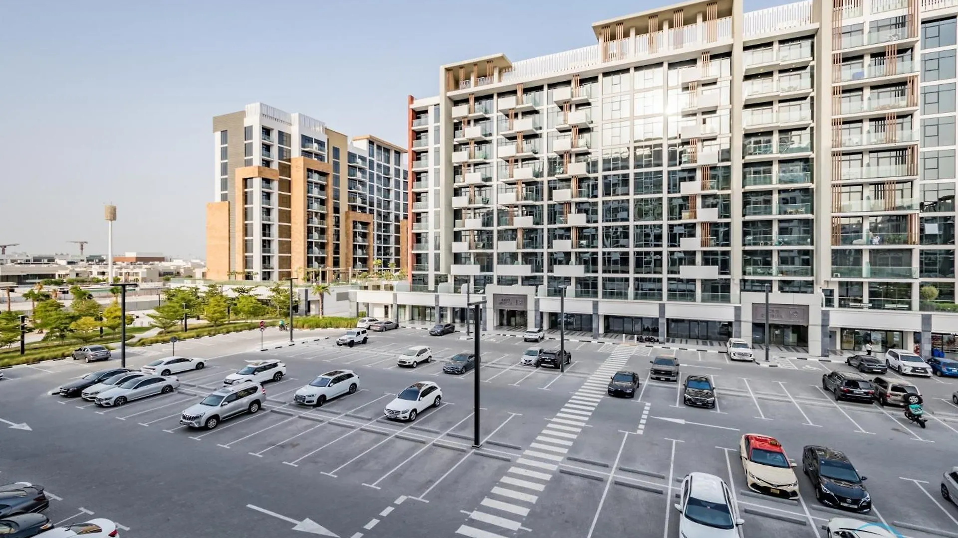 Near Top Attractions Studio With Modern Lifestyle In Azizi Riviera 8, Al Merkadh By Deluxe Holiday Homes Dubai 0*,