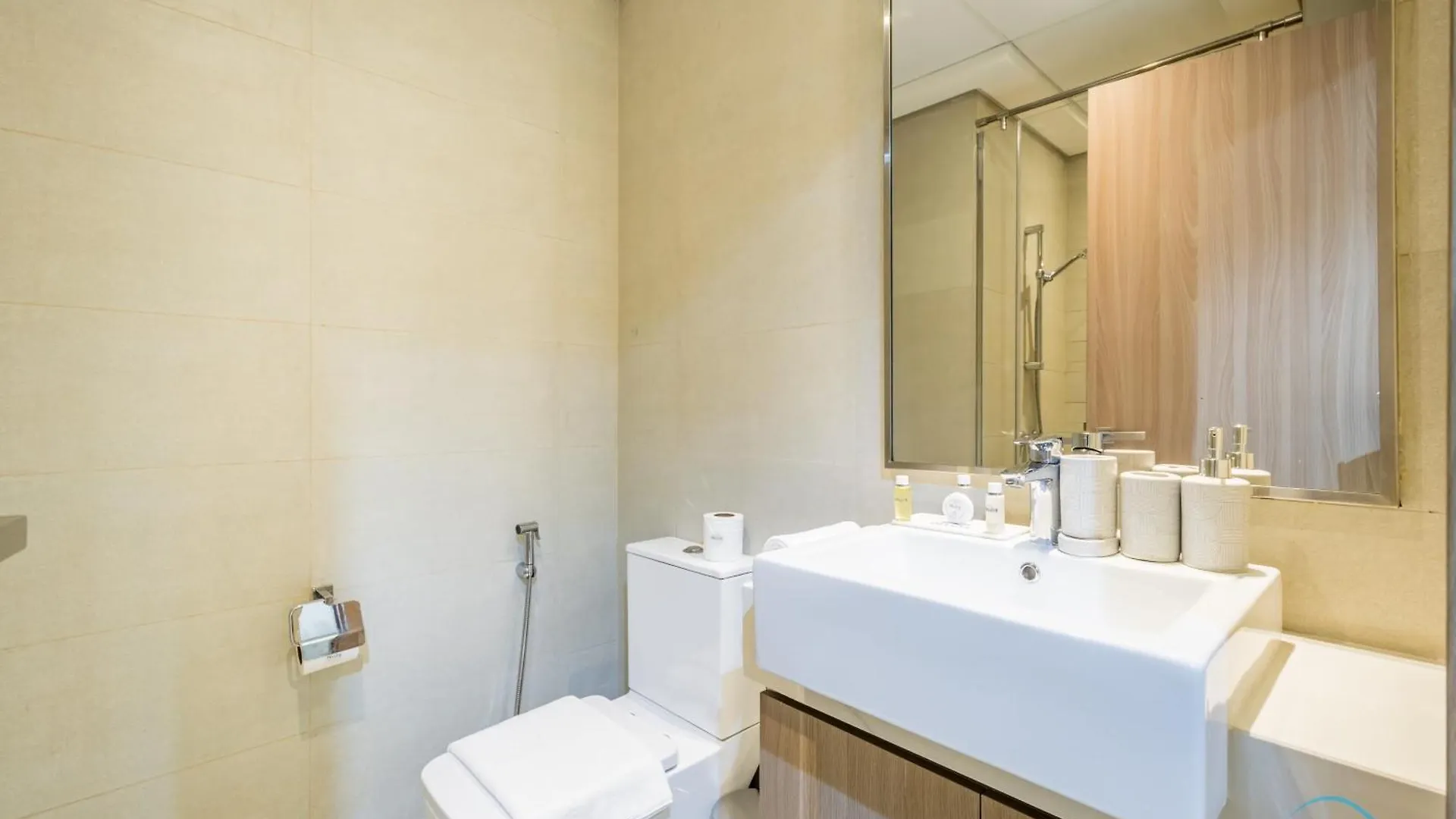 Apartment Near Top Attractions Studio With Modern Lifestyle In Azizi Riviera 8, Al Merkadh By Deluxe Holiday Homes Dubai